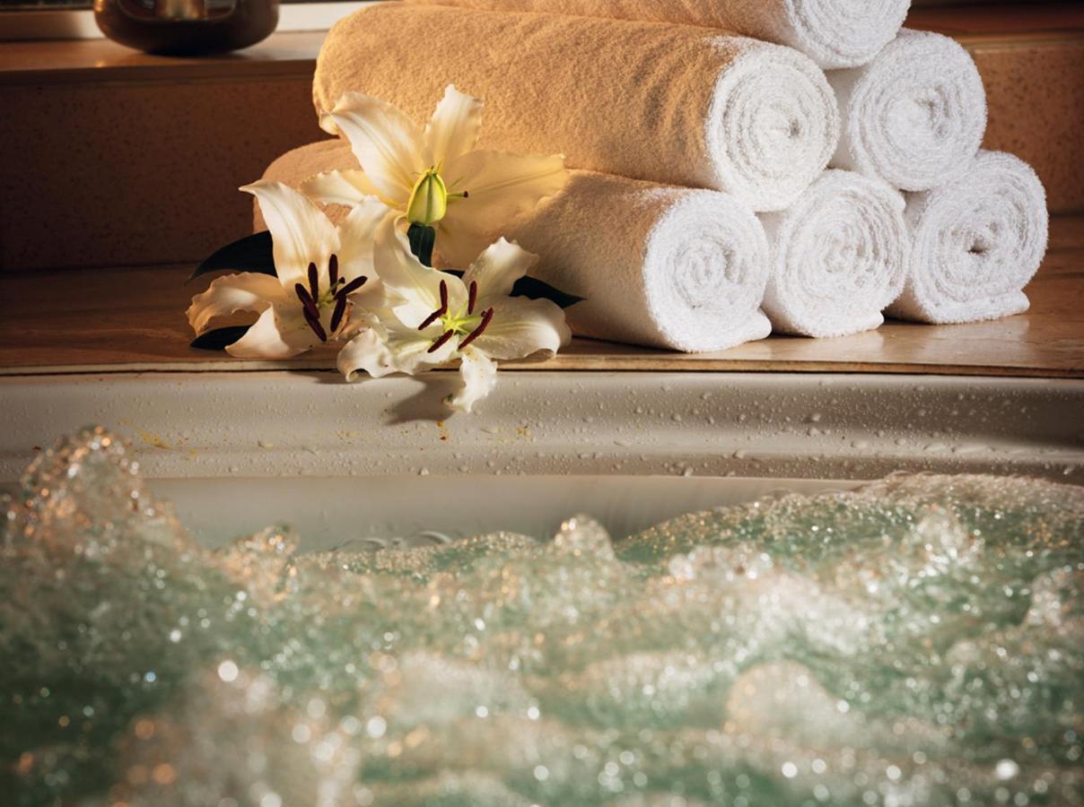 Moevenpick Hotel City Star Jidda Eksteriør bilde A whirlpool bath