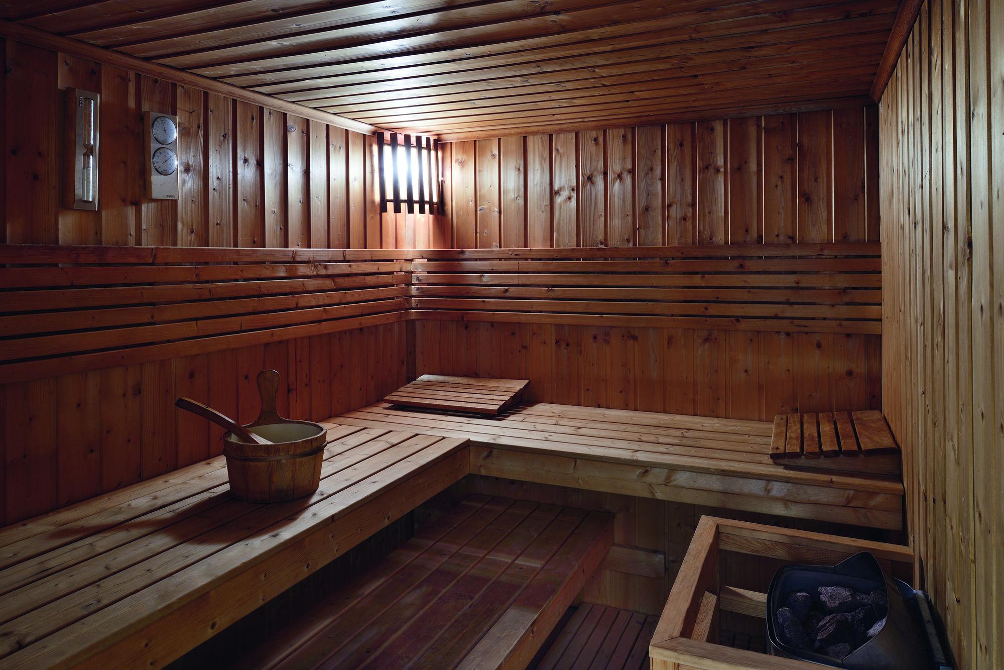 Moevenpick Hotel City Star Jidda Eksteriør bilde A Finnish sauna