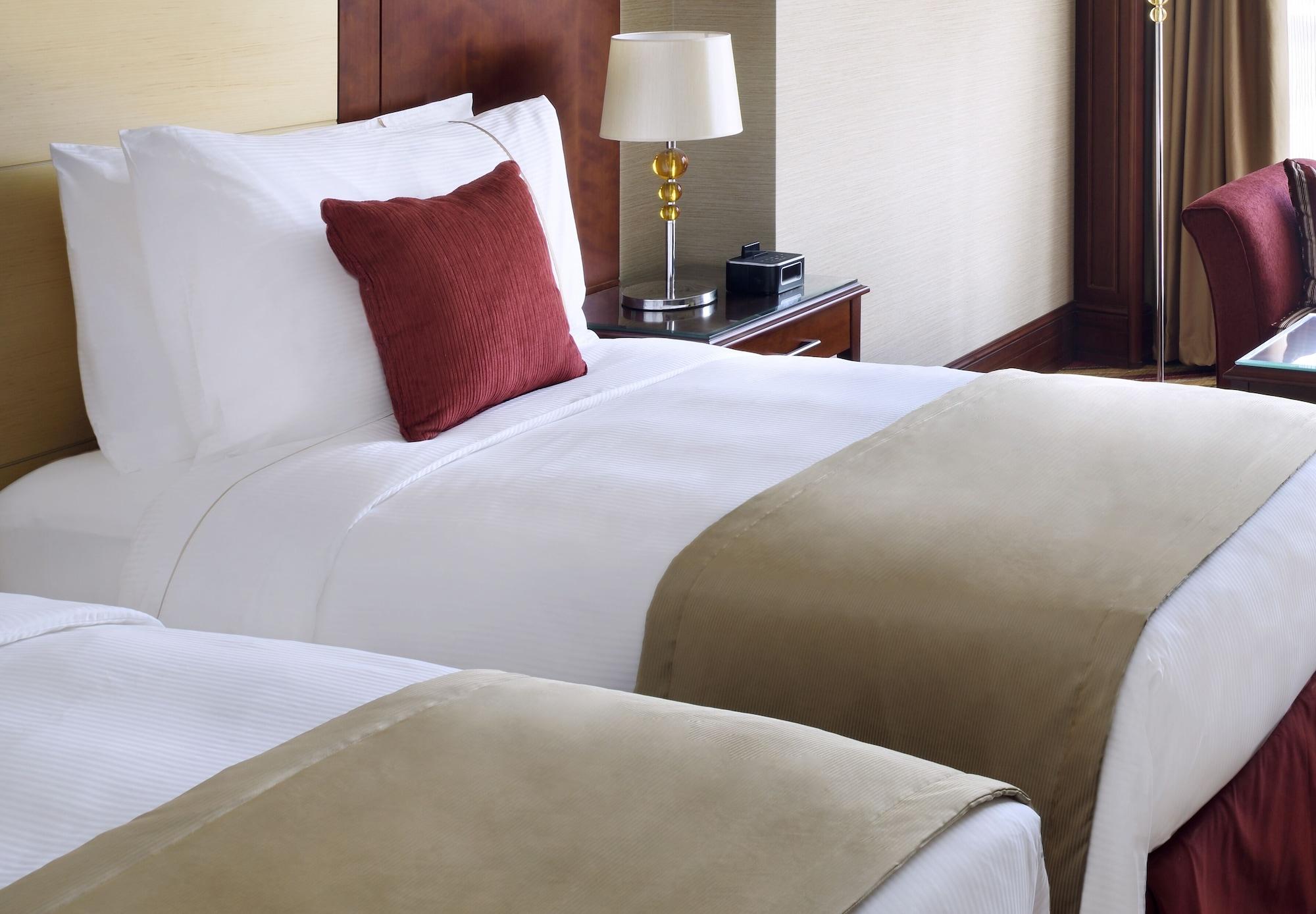 Moevenpick Hotel City Star Jidda Eksteriør bilde A bed runner