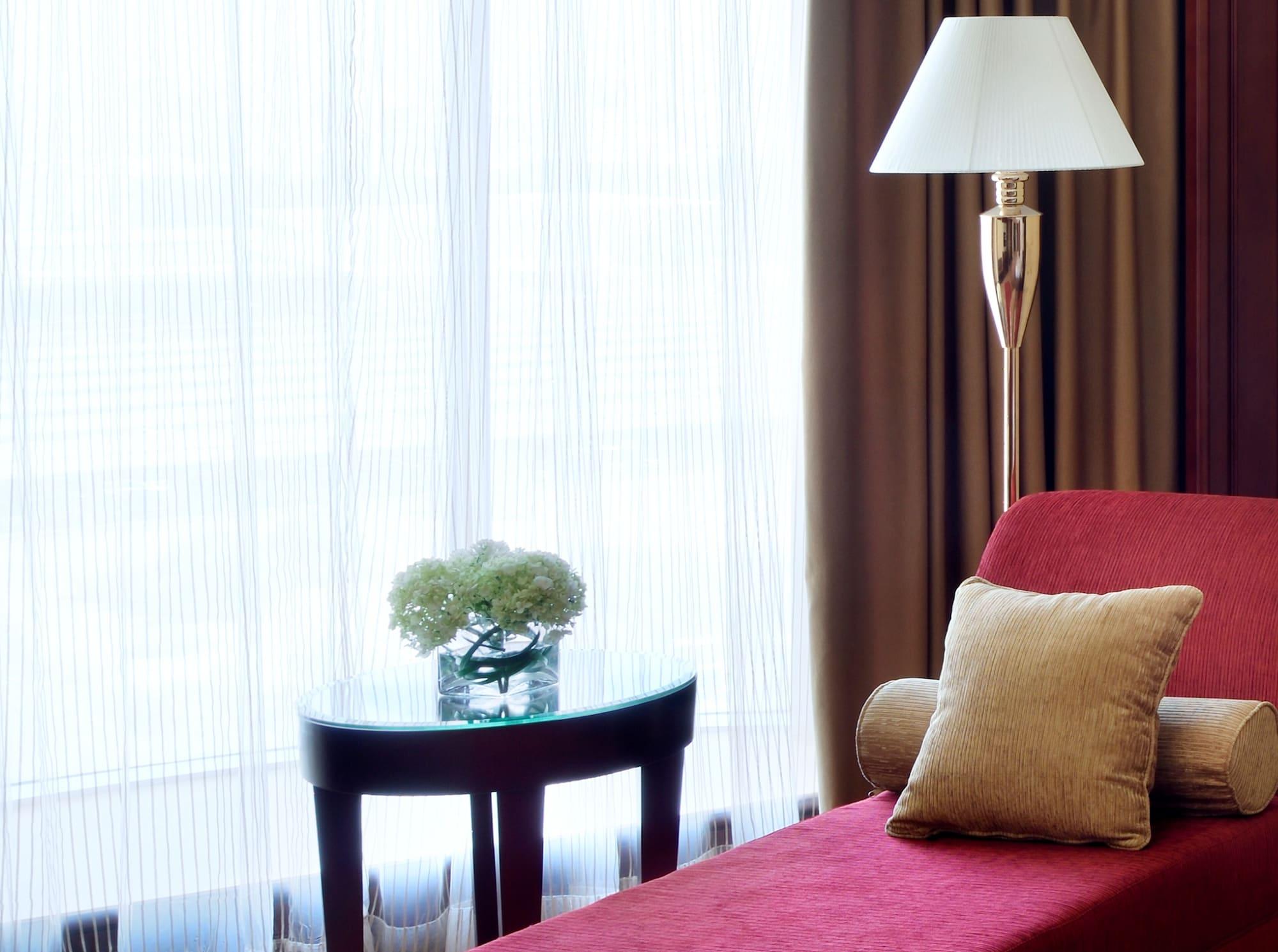 Moevenpick Hotel City Star Jidda Eksteriør bilde A floor lamp